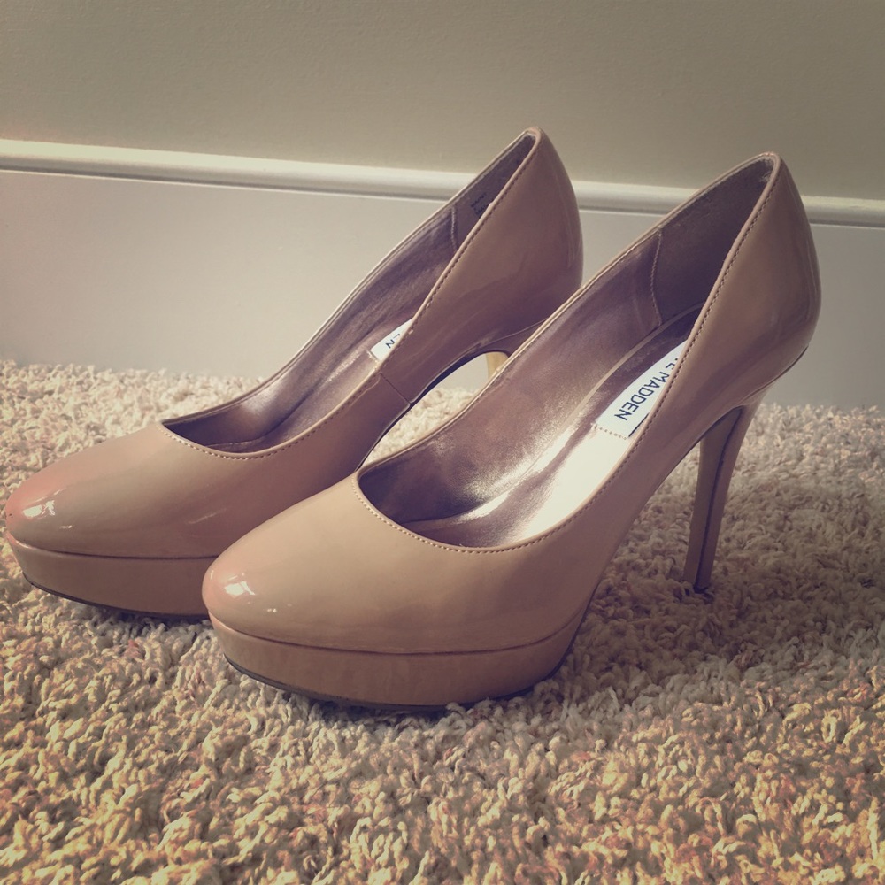 💜Nude Patten Leather Heels💜